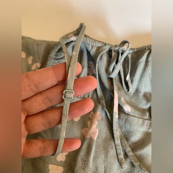 Wilfred
Bellow Mini Dress the color is a gorgeous muted green and pale pink SZ 8 - Picture 12 of 15